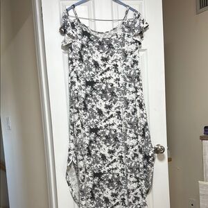 Cold shoulder Black and White maxi Dress